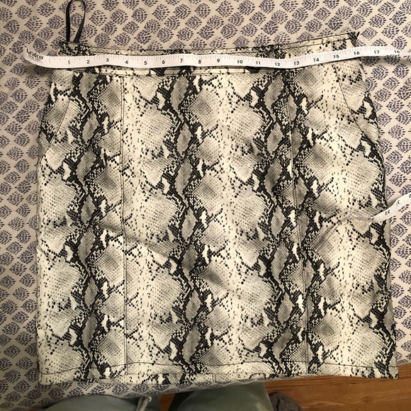Snakeskin Skirt - Picture 4 of 5